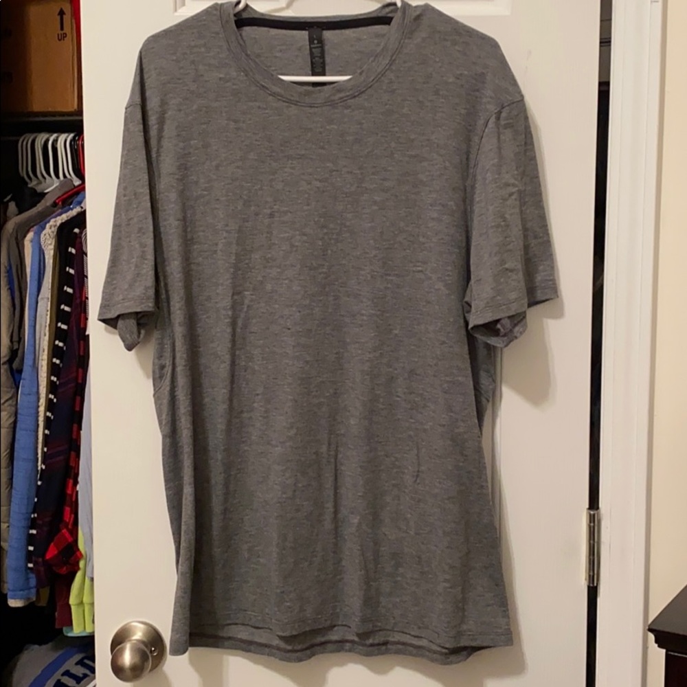 Men’s lululemon t shirt